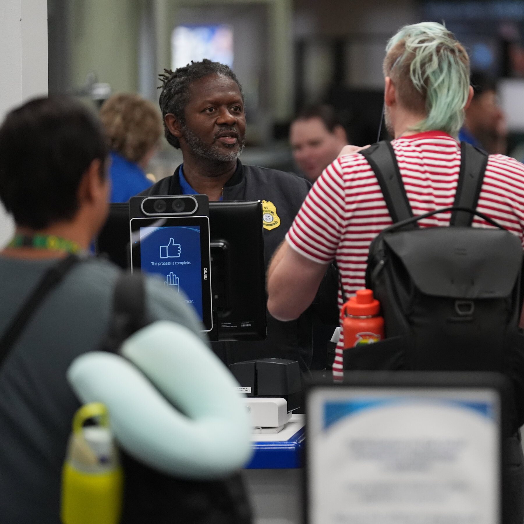 El fin de la era del descarte: la TSA abre la puerta al agua en los controles de seguridad