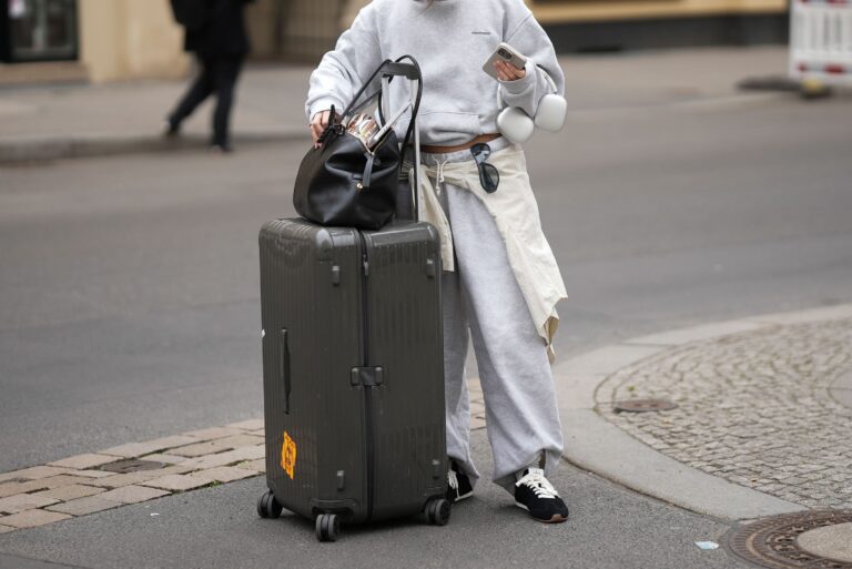 Las mejores maletas rígidas para viajar con resistencia, ligereza y durabilidad