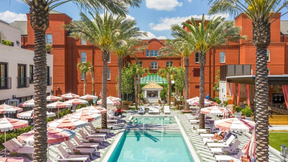 Hospitalidad con Pata y Estilo: Nueve Refugios Caninos de Lujo en Savannah