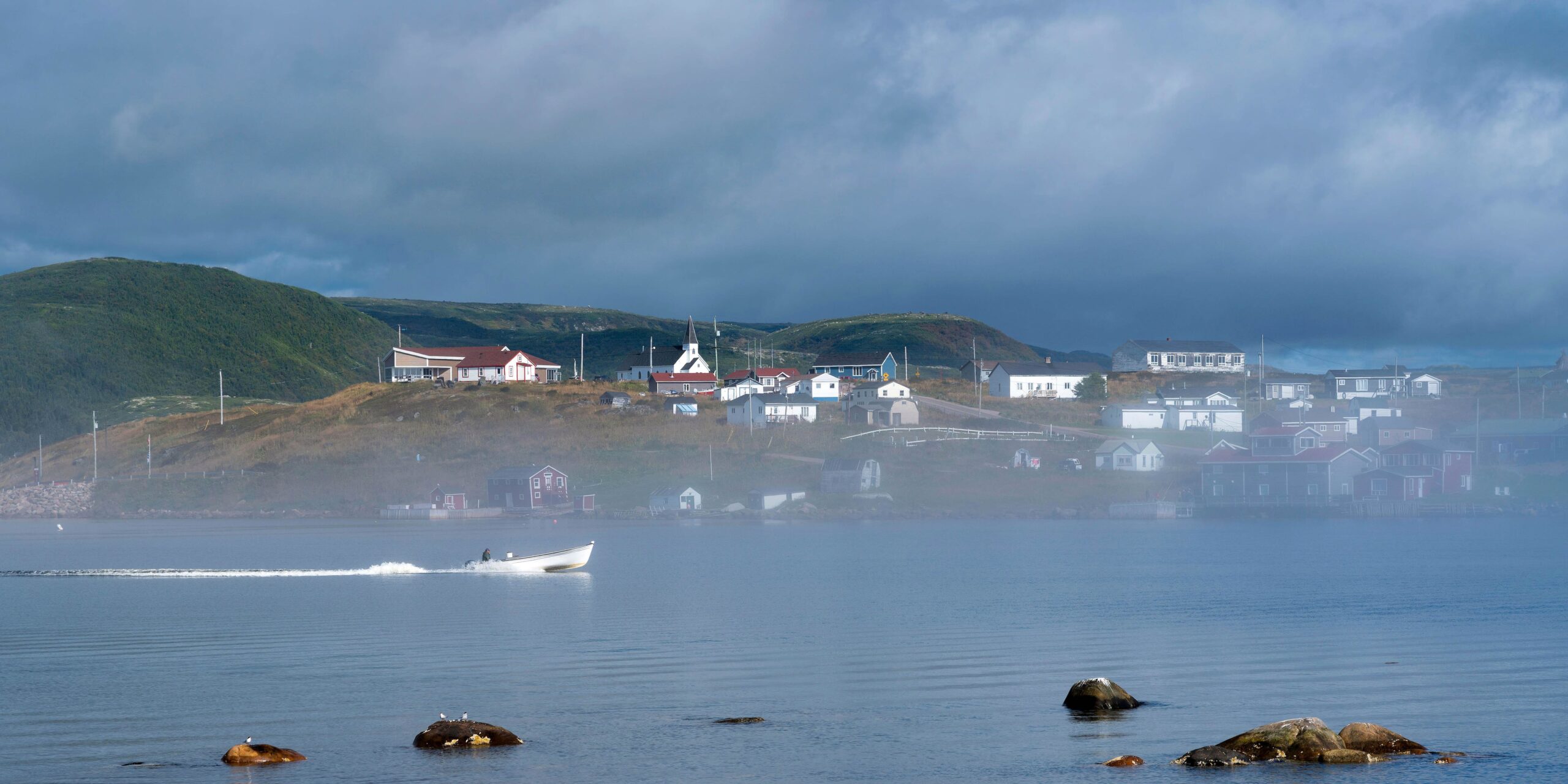Red Bay, el pueblo con pasado vasco que emerge de la niebla en Canadá