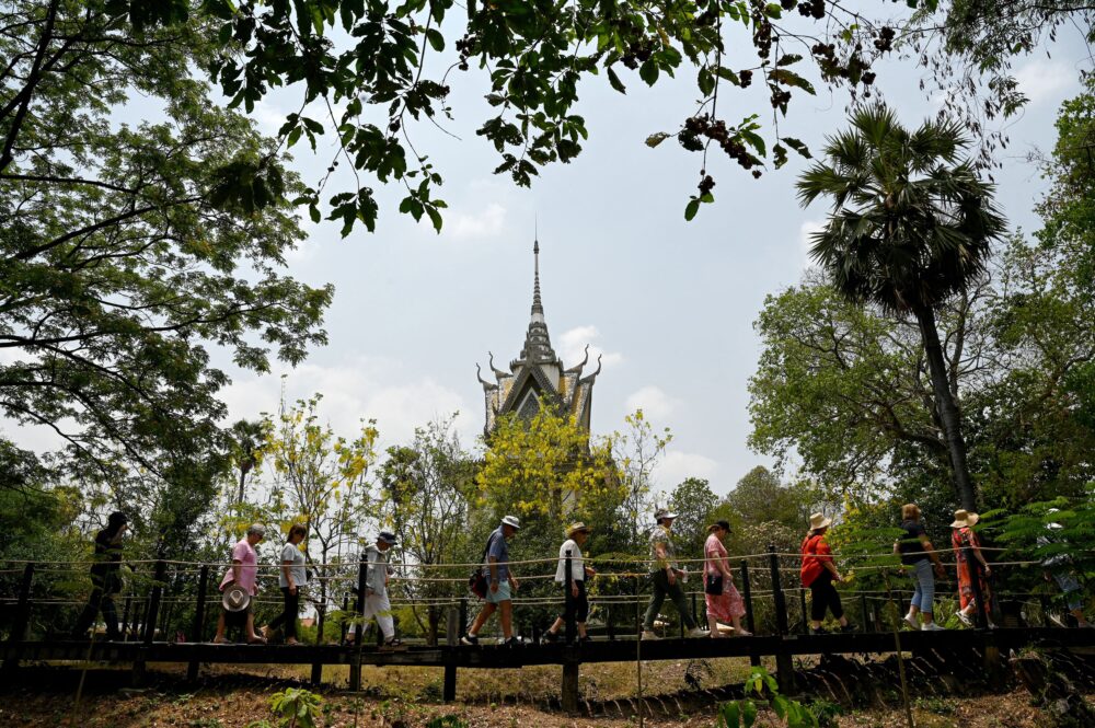 Camboya es mucho más que Angkor: de una cueva con dos millones de murciélagos a una enigmática pirámide