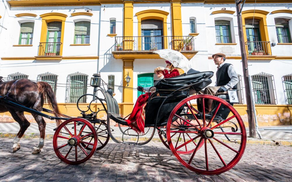 Encajes al alba: un homenaje a Sevilla y su influencia en la moda y el arte