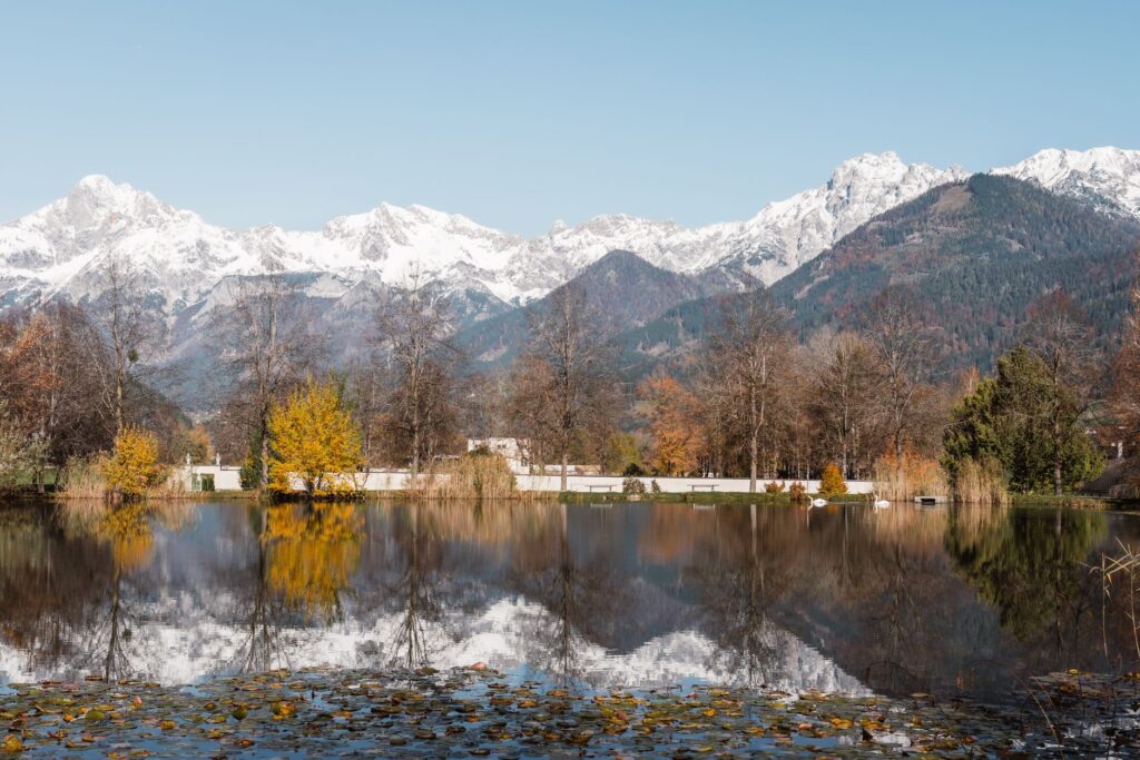 Tras la niebla de Salzburgo: anatomía de un rodaje de moda al borde de los lagos alpinos