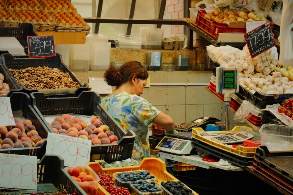 El secreto de la piedra y el hinojo: la liturgia del Mercado Central de Verona y los tesoros del Adigio
