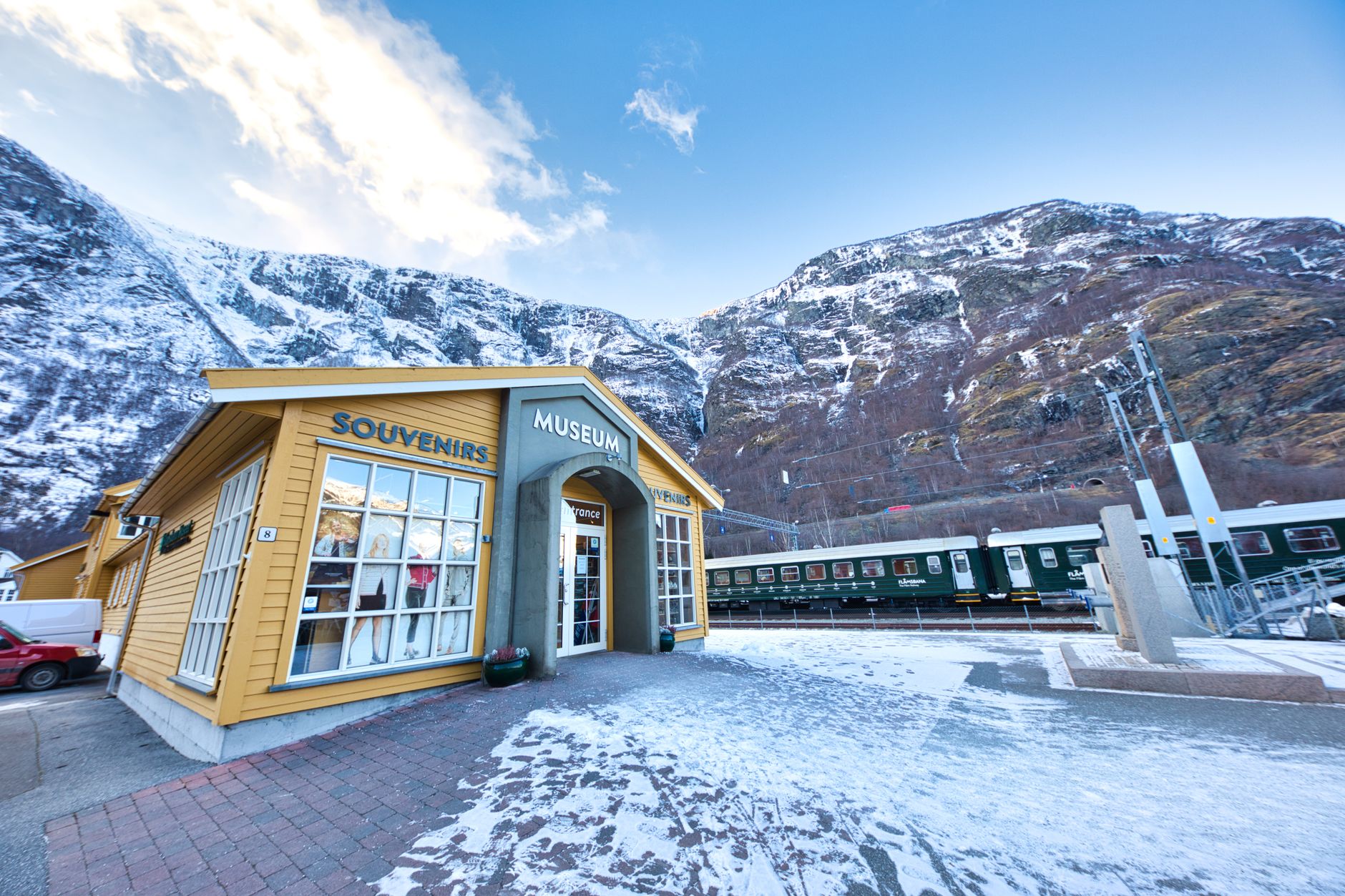 La Travesía del Ferrocarril de Bergen: Guía de Expedición y Logística Ferroviaria por las Alturas de los Fiordos de Noruega