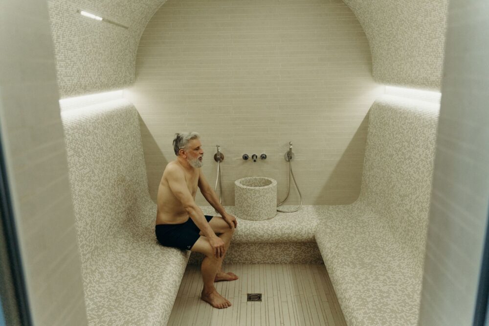 ¿Irías a un concierto en una sauna? El auge de los templos del sudor social