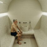 ¿Irías a un concierto en una sauna? El auge de los templos del sudor social