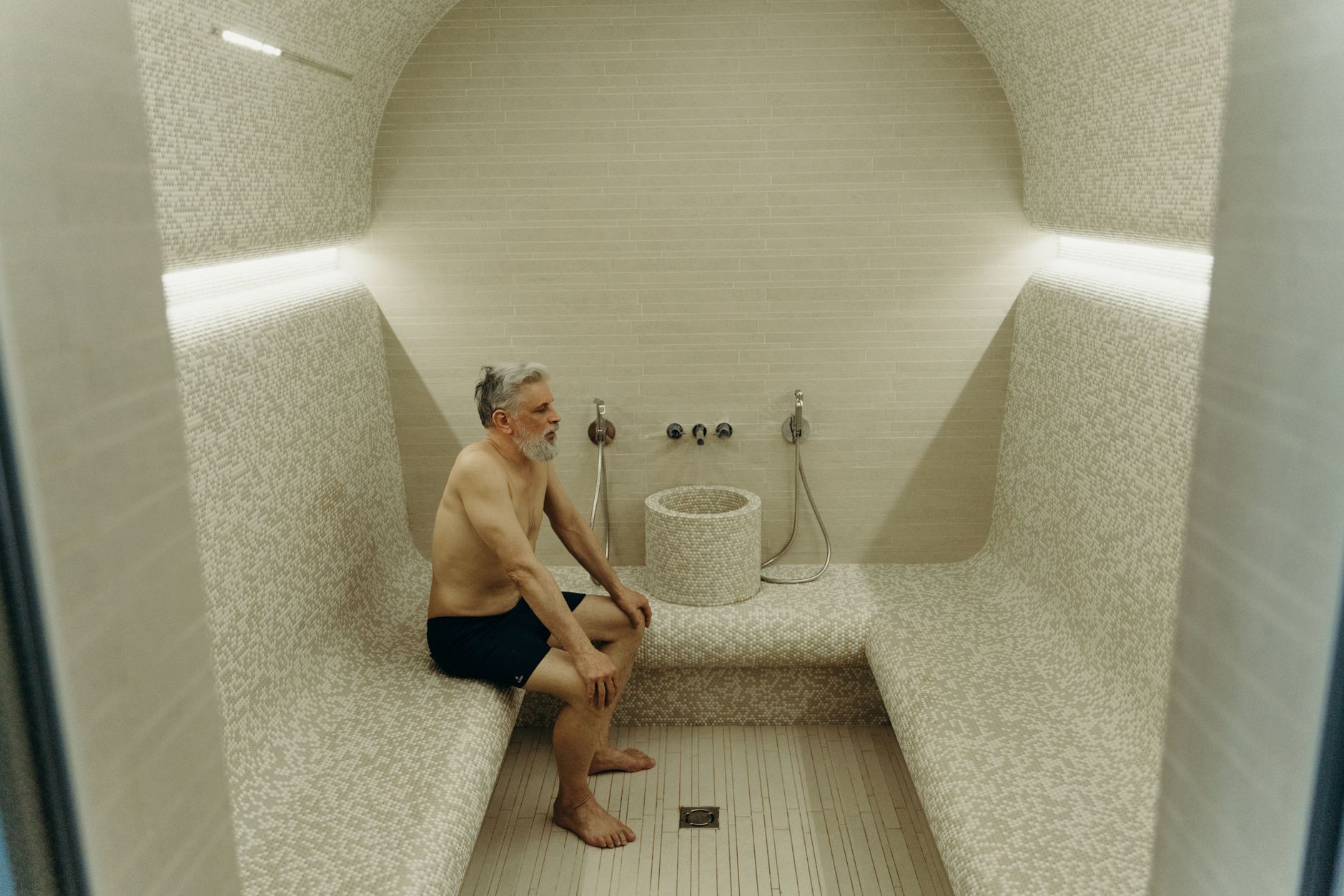 ¿Irías a un concierto en una sauna? El auge de los templos del sudor social