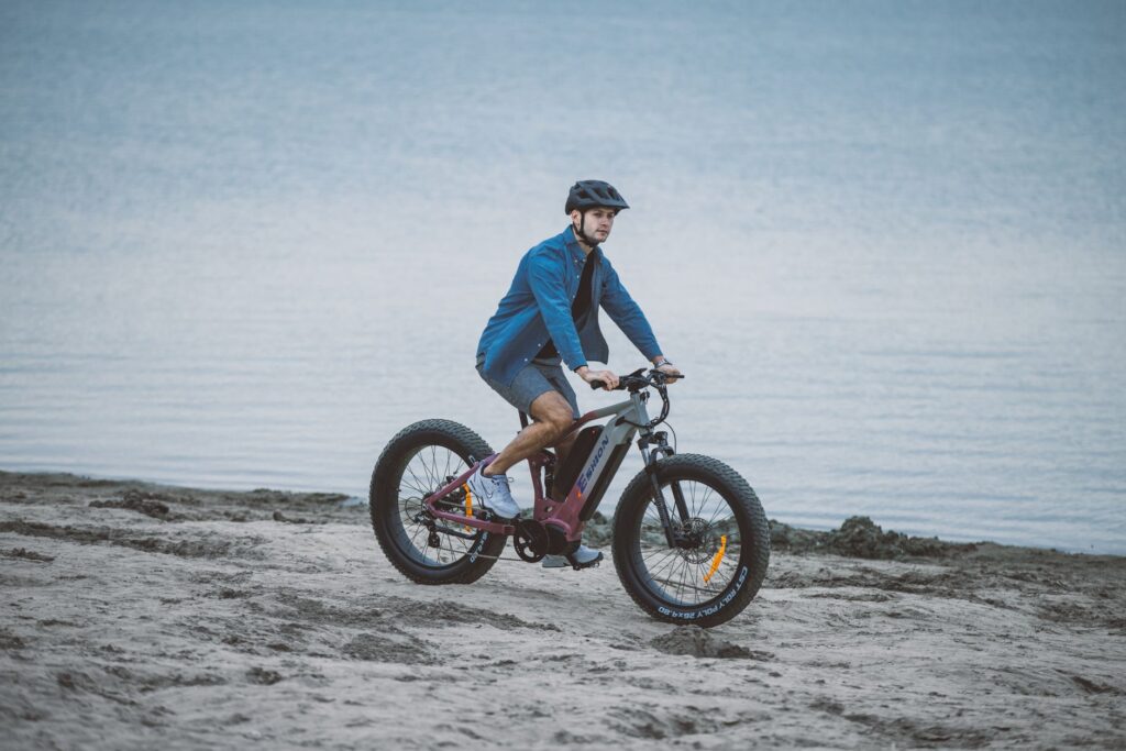 El laberinto de los archipiélagos boreales: cómo los transbordadores eléctricos y las rutas ciclistas interinsulares transforman la movilidad en las islas Lofoten