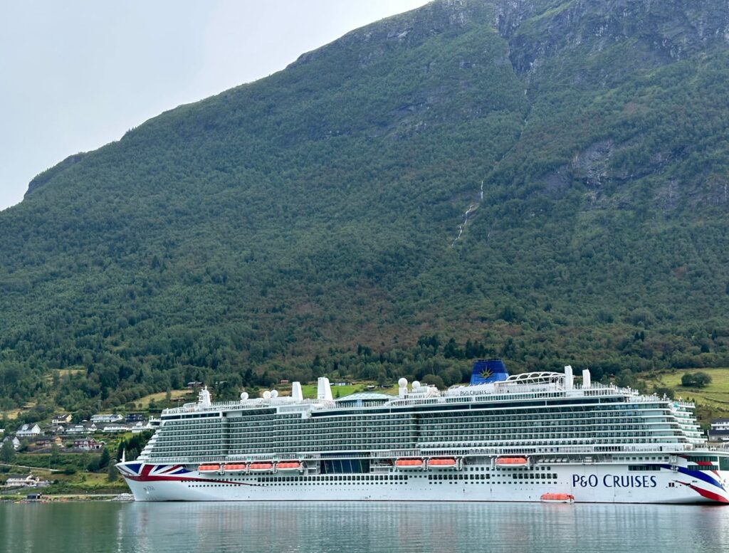 El renacimiento flotante: cómo la alta mar redefine el lujo hotelero global
