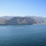 El latido intermodal de la ruta del mar de Omán: Falajs de montaña, transbordadores costeros y la frágil conectividad de la península de Musandam