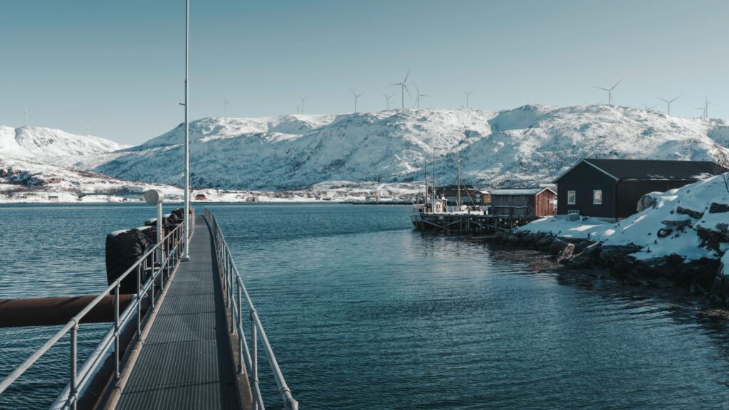 El laberinto de los archipiélagos boreales: cómo los transbordadores eléctricos y las rutas ciclistas interinsulares transforman la movilidad en las islas Lofoten