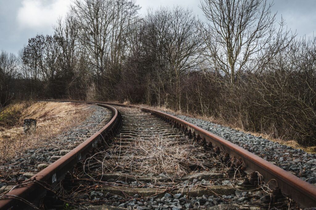 El Ferrocarril de Antioquia y el cañón del Cauca: Ingeniería pionera y la resurrección sobre rieles en los Andes colombianos