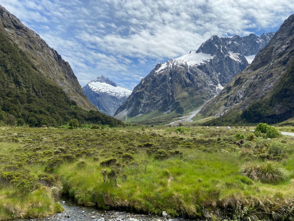 El Ferrocarril Otira y la Ingeniería del Túnel de Arthur’s Pass: Conectividad y Logística Ferroviaria en la Isla Sur de Nueva Zelanda