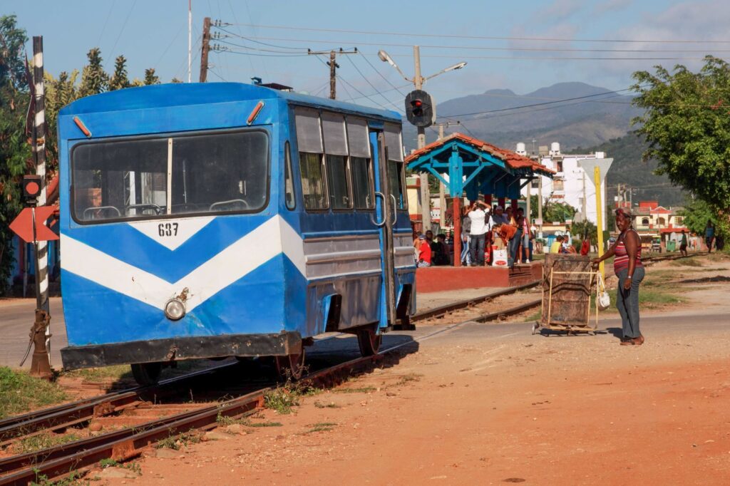 El laberinto ferroviario de los Cárpatos: trochas cambiantes, locomotoras diésel y la frágil conectividad de la Europa central