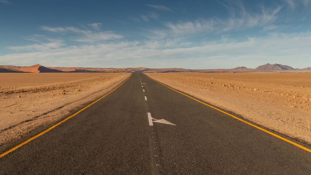 La Travesía del Gran Desierto de Namibia: Guía de Expedición y Supervisión en las Dunas del Namib