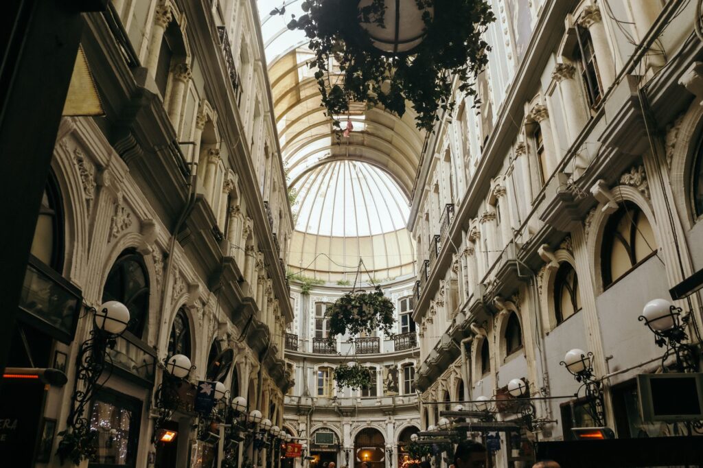 El secreto del trigo y la marea: la liturgia del Mercado Central de Alicante y los tesoros de la Marina Alta