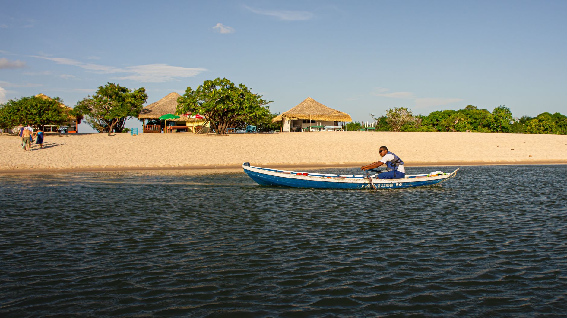 La Travesía del Archipiélago de las Guainas en Canoa Tradicional: Guía de Expedición y Navegación Fluvial por las Aguas Negras del Orinoco y el Casiquiare