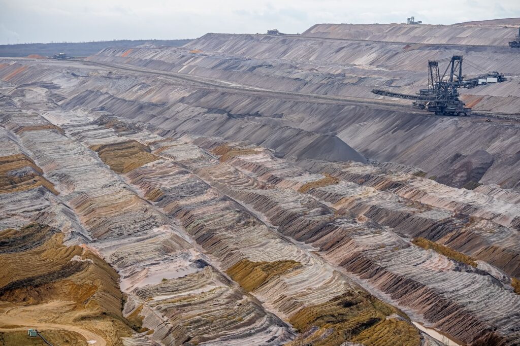 El latido del Transgabonés: ingeniería forestal, minería y conectividad en el corazón de África Central