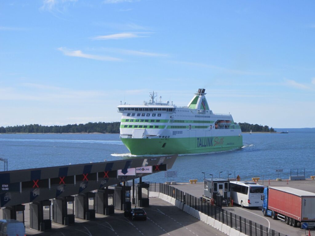 El laberinto de las penínsulas lacustres: cómo el transporte híbrido y los corredores multimodales transforman la movilidad en el archipiélago de Åland