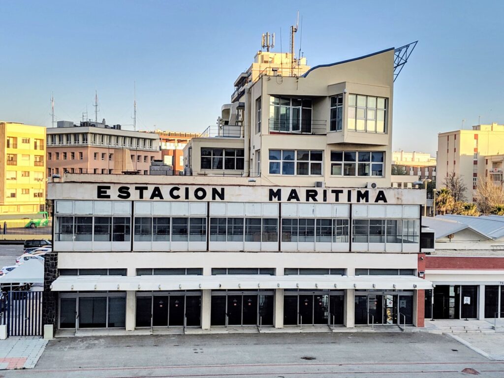 El latido meridional de la región de Setúbal: Puertos de estuario, transbordadores de marea y la conectividad anfibia del estuario del Sado