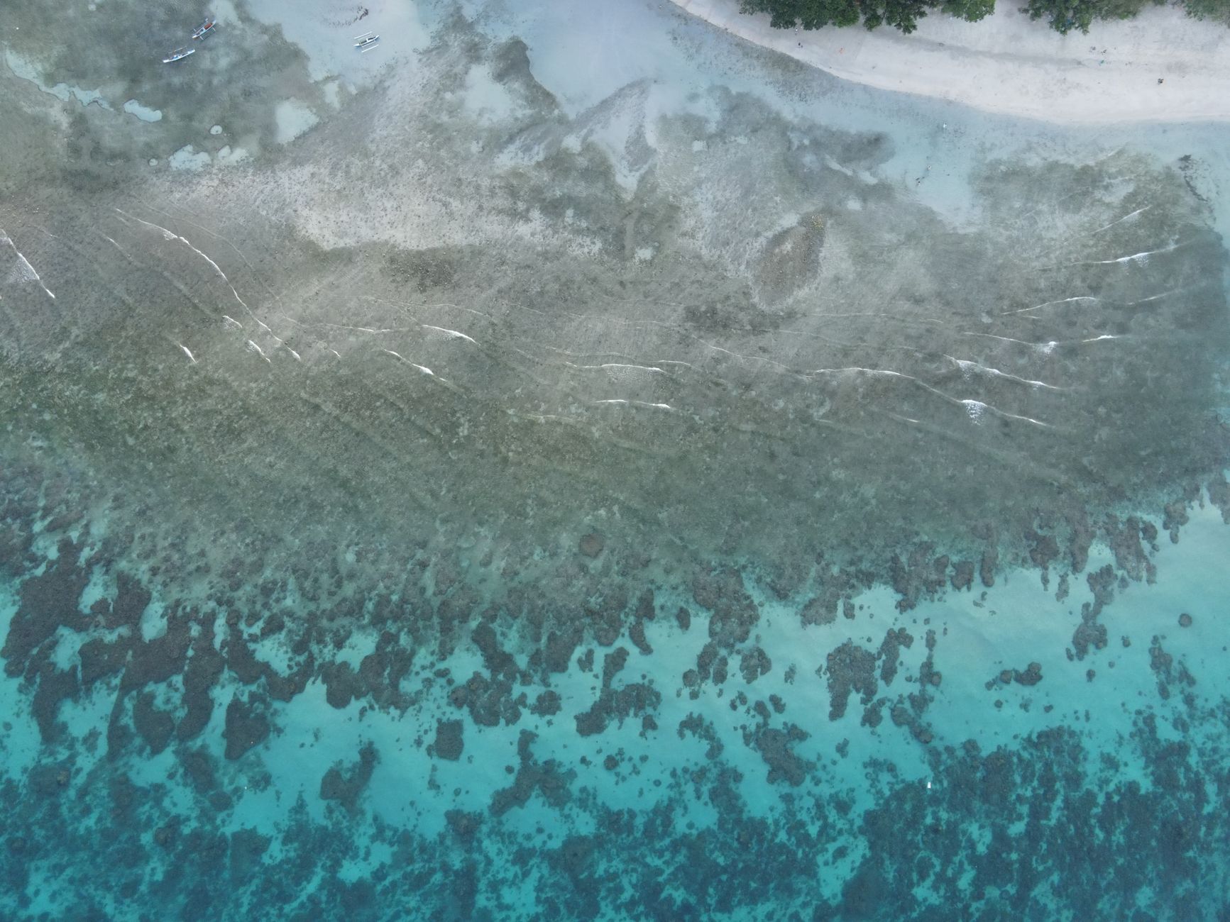 El laberinto aéreo del archipiélago de Vanuatu: aeronaves de corto alcance, pistas de coral y la frágil conectividad de un mosaico melanesio