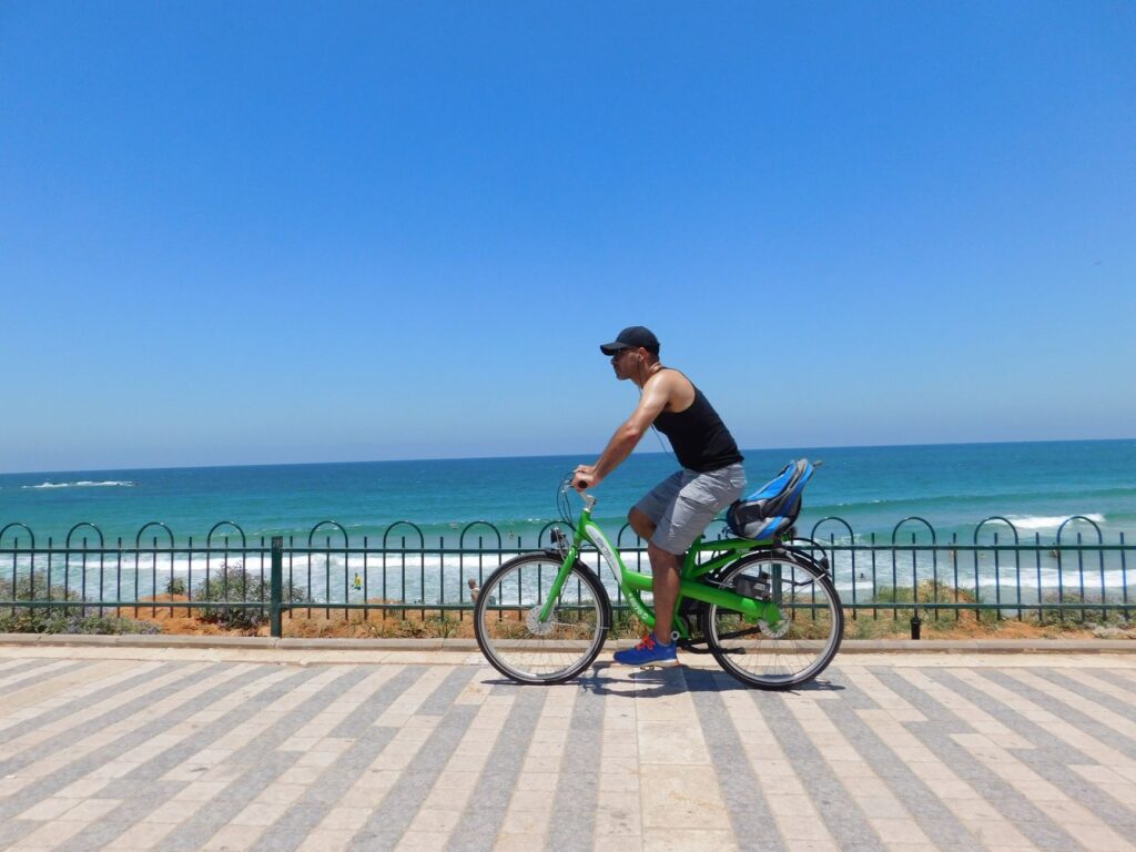 El laberinto de las lagunas salinas: cómo la movilidad náutica sostenible y las vías verdes transforman el transporte en la región de Murcia