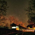 El Ferrocarril del Valle del Kiso: Ingeniería feudal, logística alpina y la conectividad histórica de la Ruta Nakasendo en Japón