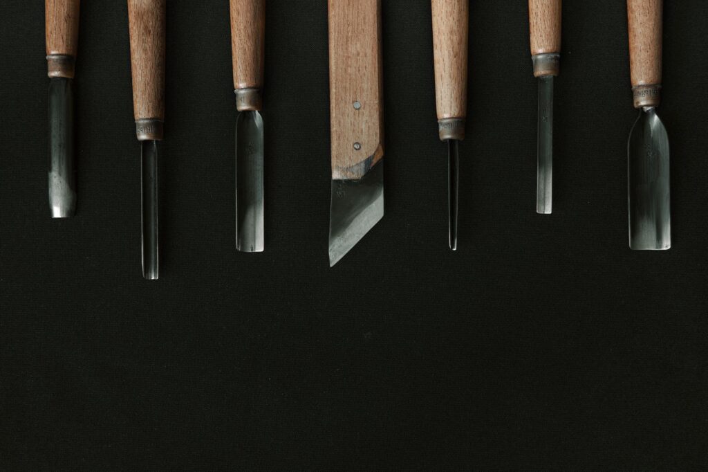 El Renacimiento de la Xilografía Japonesa: Madera, Gubia y Memoria en los Talleres de Asakusa