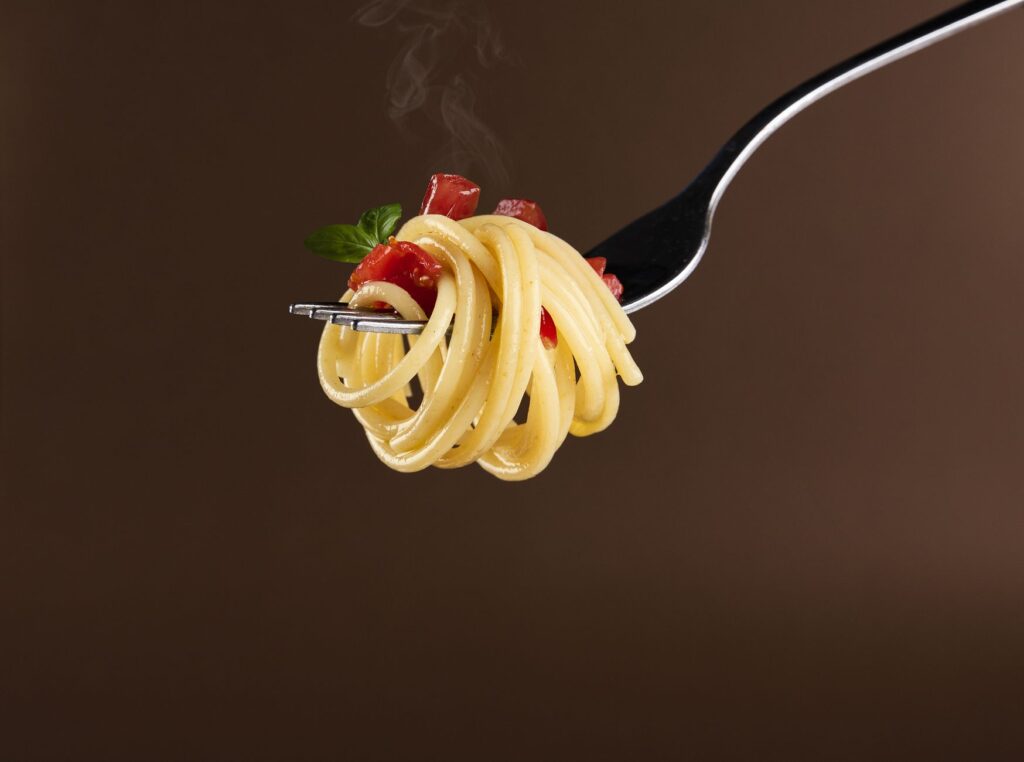 El secreto de la harina y el agua: la milenaria cultura de las pastas de grano duro en los obradores de Nápoles