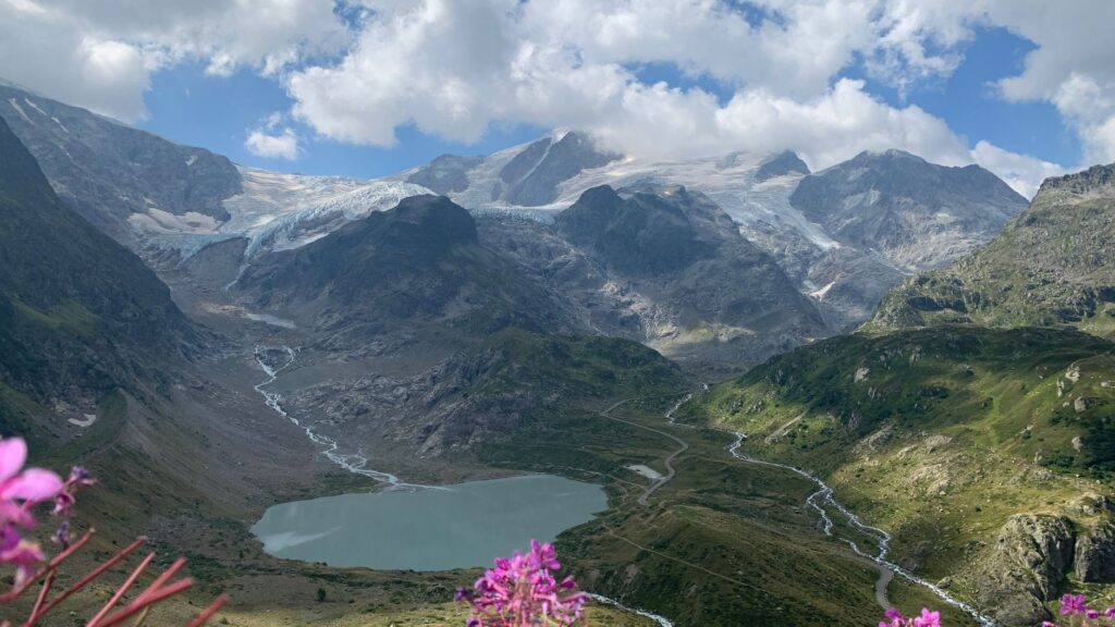 El latido del ferry de Fionnay a la cuenca de Mauvoisin: ingeniería alpina y navegación hidroeléctrica en el Valais