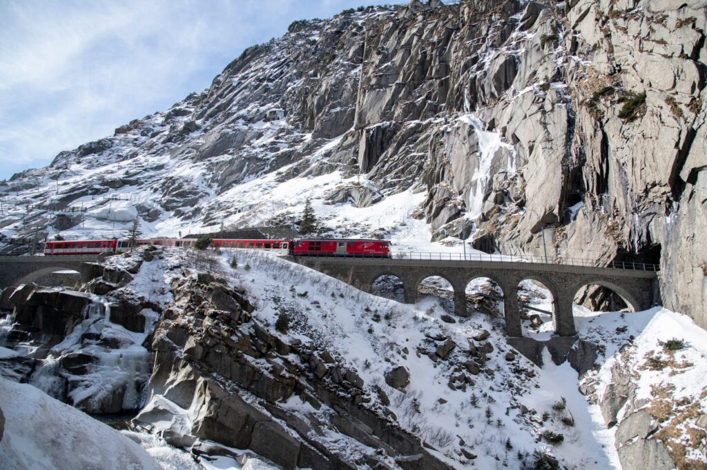 El arte del silencio alpino: retiros de desconexión digital en los valles del Südtirol