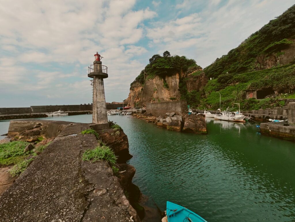 La Travesía del Archipiélago de las Azores en Barco de Apoyo Científico: Guía de Navegación y Logística Marina por el Atlántico Medio
