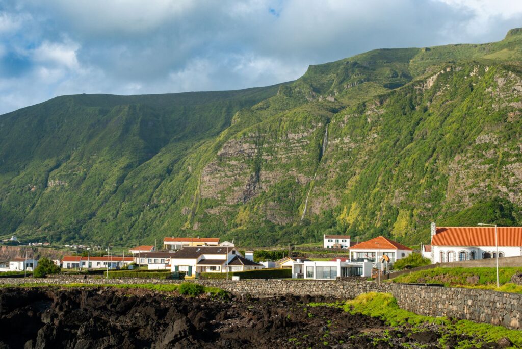 El latido de las islas de basalto: cómo el transporte de bajo impacto y las redes comunitarias transforman la movilidad en las Azores