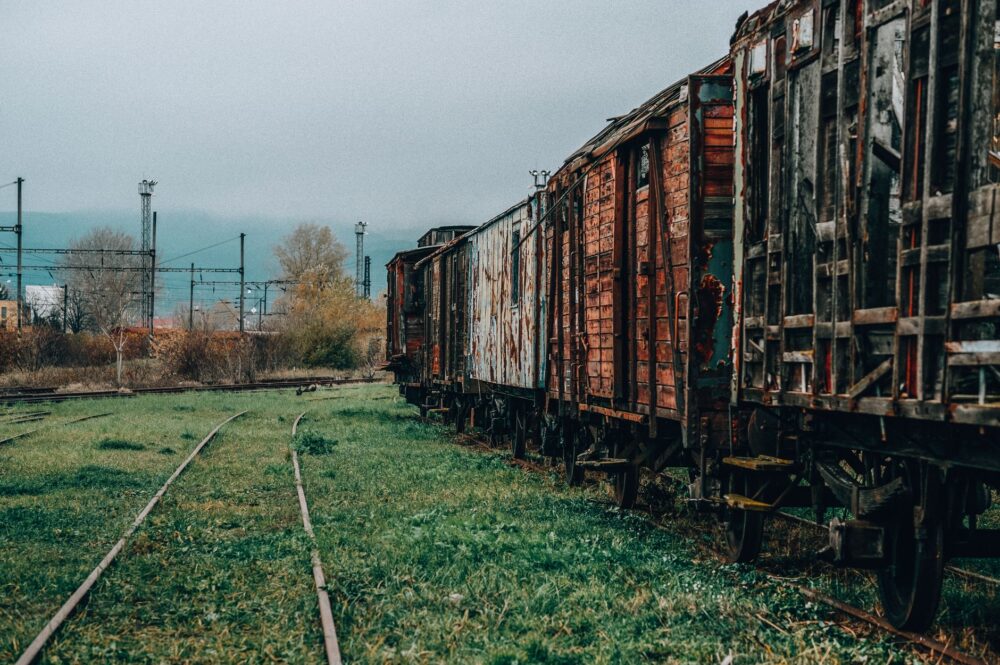 El laberinto ferroviario de los Balcanes: la herencia, el aislamiento y el pulso operativo del tren Belgrado-Bar