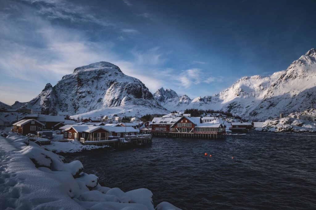 El archipiélago de los hilos invisibles: cómo la red de ferris eléctricos y movilidad comunitaria redefine el transporte en las islas Lofoten