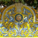 El latido de la azulejería vidriada: arcilla, cobalto y memoria en los obradores de Talavera de la Reina