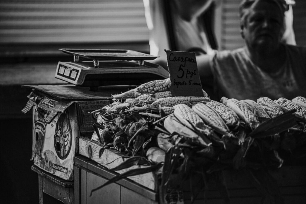 El secreto del almendro y el basalto: la liturgia del Mercado Central de Reus y los tesoros del Baix Camp