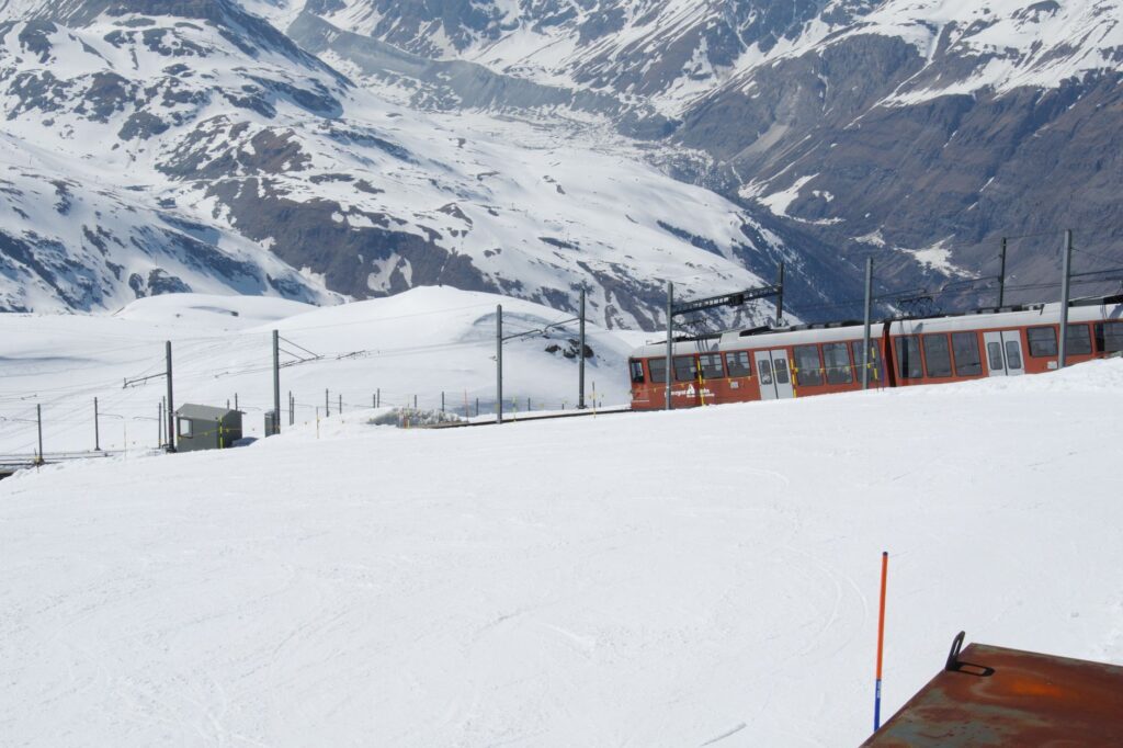 El Bernina Express y el arte de cruzar los Alpes sobre raíles