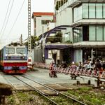 El Ferrocarril Transindochino: La columna vertebral de Vietnam, ingeniería colonial y la resurrección logística entre Hanói y Ciudad Ho Chi Minh