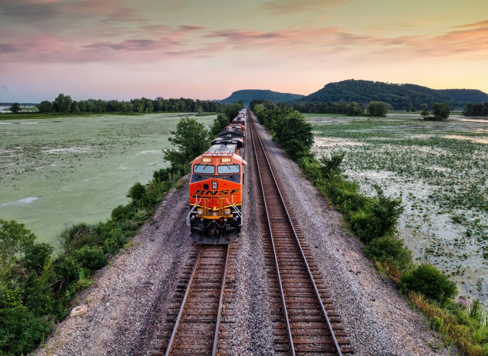 Los once trayectos ferroviarios más escénicos de Estados Unidos que justifican el viaje por el paisaje