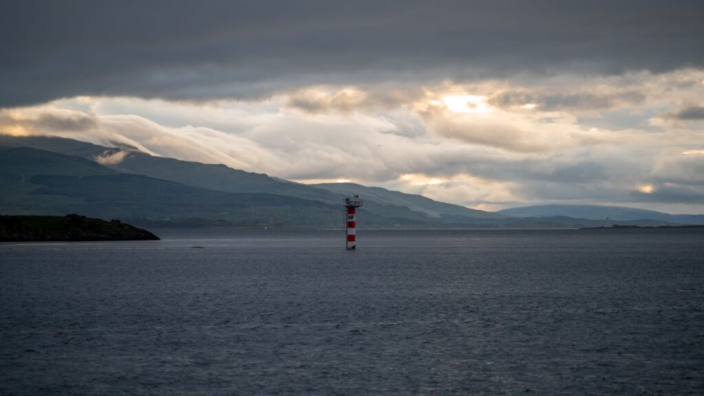 El laberinto ártico de las Hébridas Exteriores: la red de transbordadores y aeropuertos de corto alcance en la costa atlántica de Escocia