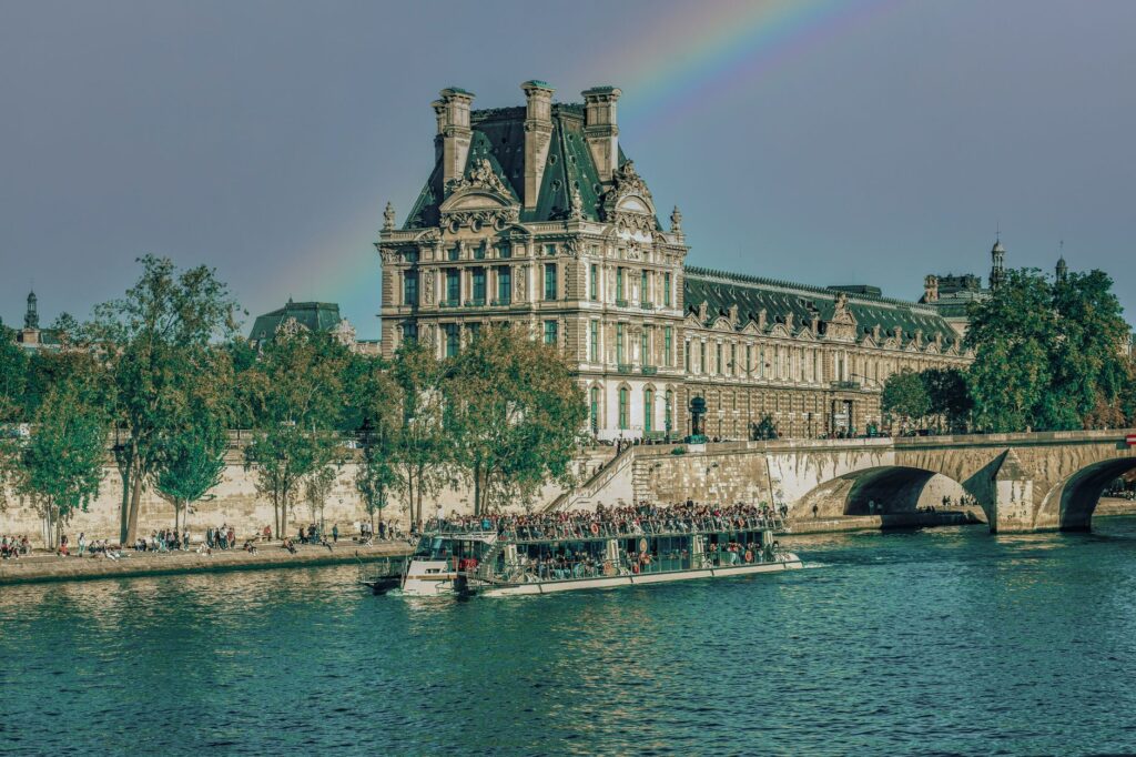 Doscientos años del canal Saint-Martin de París: un río artificial con luces y sombras
