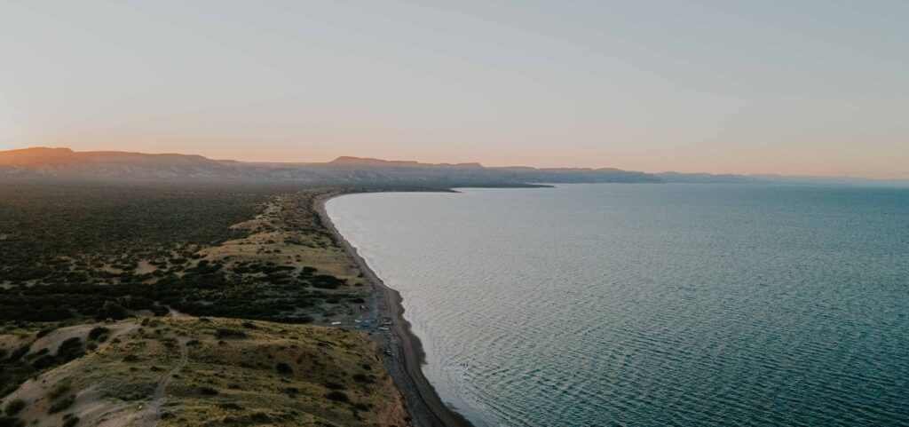 El refugio de la vaquita marina en el Alto Golfo de California: oceanografía, redes de enmalle y conservación en las aguas de Baja California
