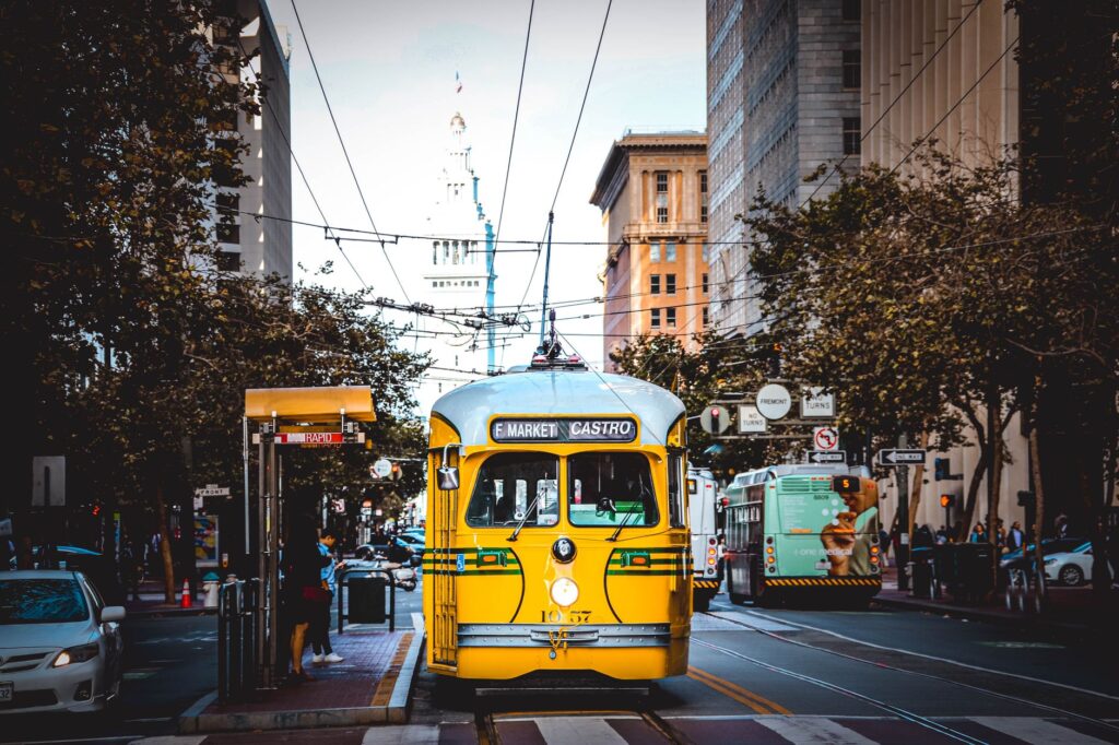 El laberinto de los tranvías de madera: cómo la movilidad patrimonial y sostenible redefine el transporte en San Francisco
