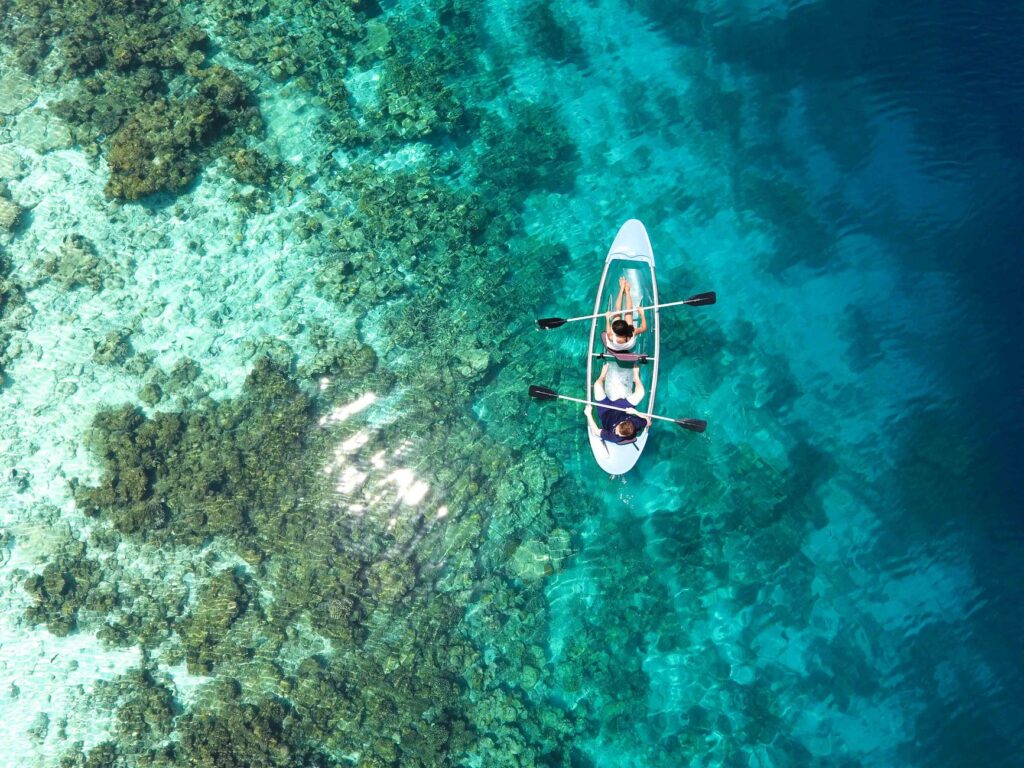 El laberinto intermodal del archipiélago de las islas Vanuatu: canoas de balancín, pistas de coral y la frágil conectividad de un confín melanesio