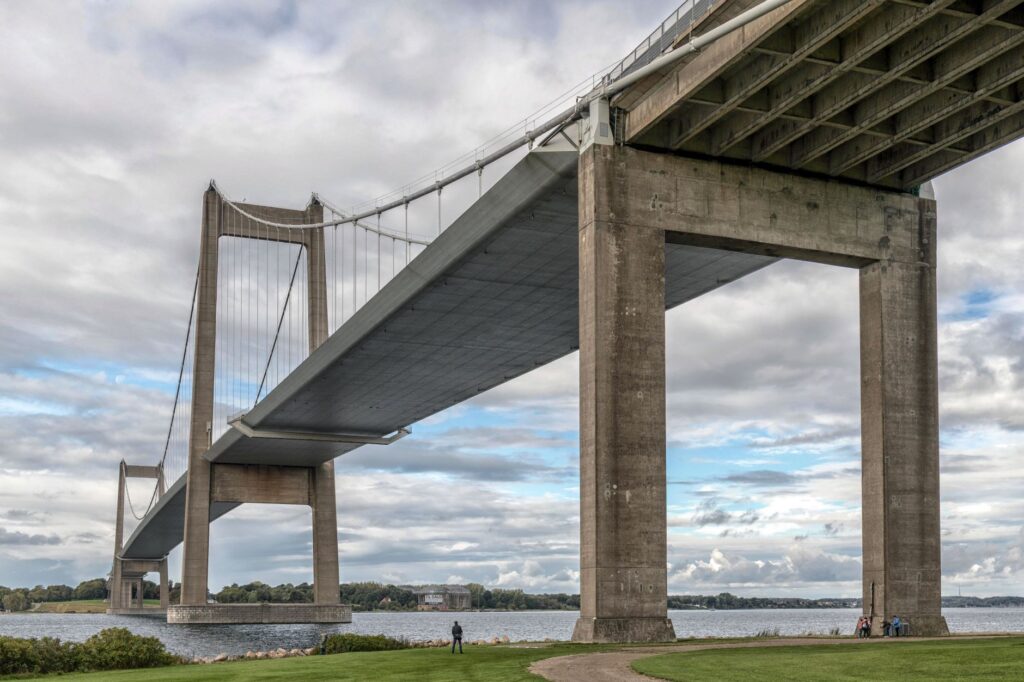 El Puente de Øresund: Ingeniería, Conectividad y Movilidad Cotiza entre Copenhague y Malmö