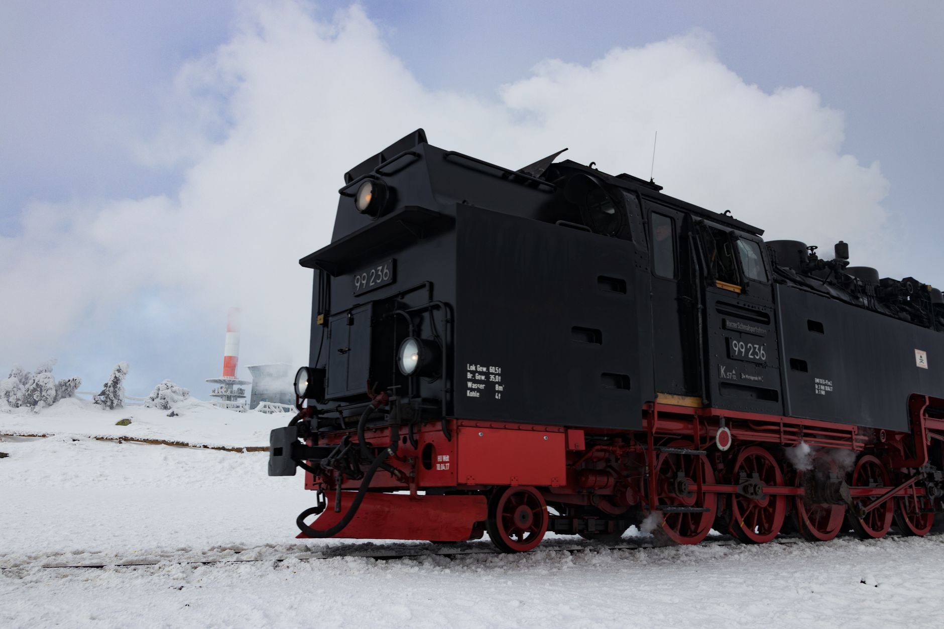 El latido de vapor sobre la cumbre del Harz: La red ferroviaria de ancho métrico del centro de Alemania