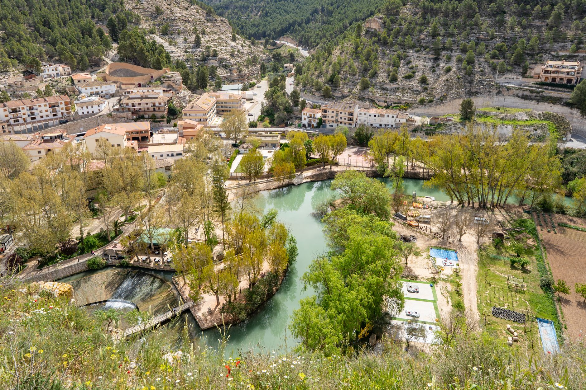 El pulso del delta del Ródano: cómo la renaturalización de las salinas y la gestión hídrica comunitaria salvan la Camarga