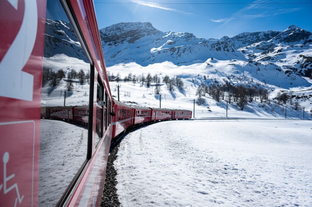 La ruta del Glacier Express: ingeniería alpina y lentitud sublime entre Zermatt y St. Moritz